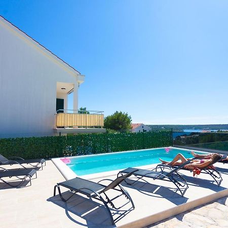 Apartment Jerry With Private Pool Milna  Exterior foto