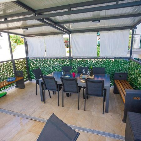 Apartment Jerry With Private Pool Milna  Exterior foto