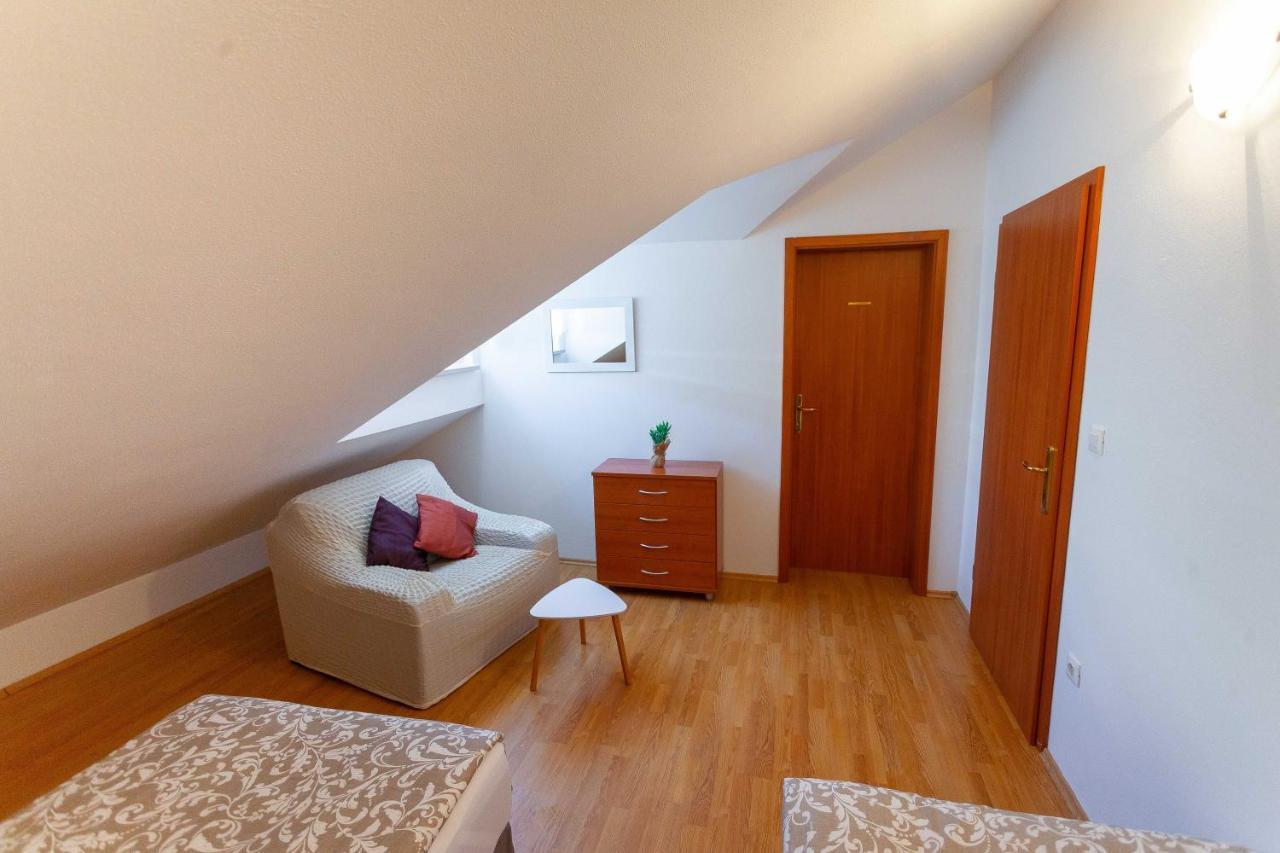 Apartment Jerry With Private Pool Milna  Exterior foto
