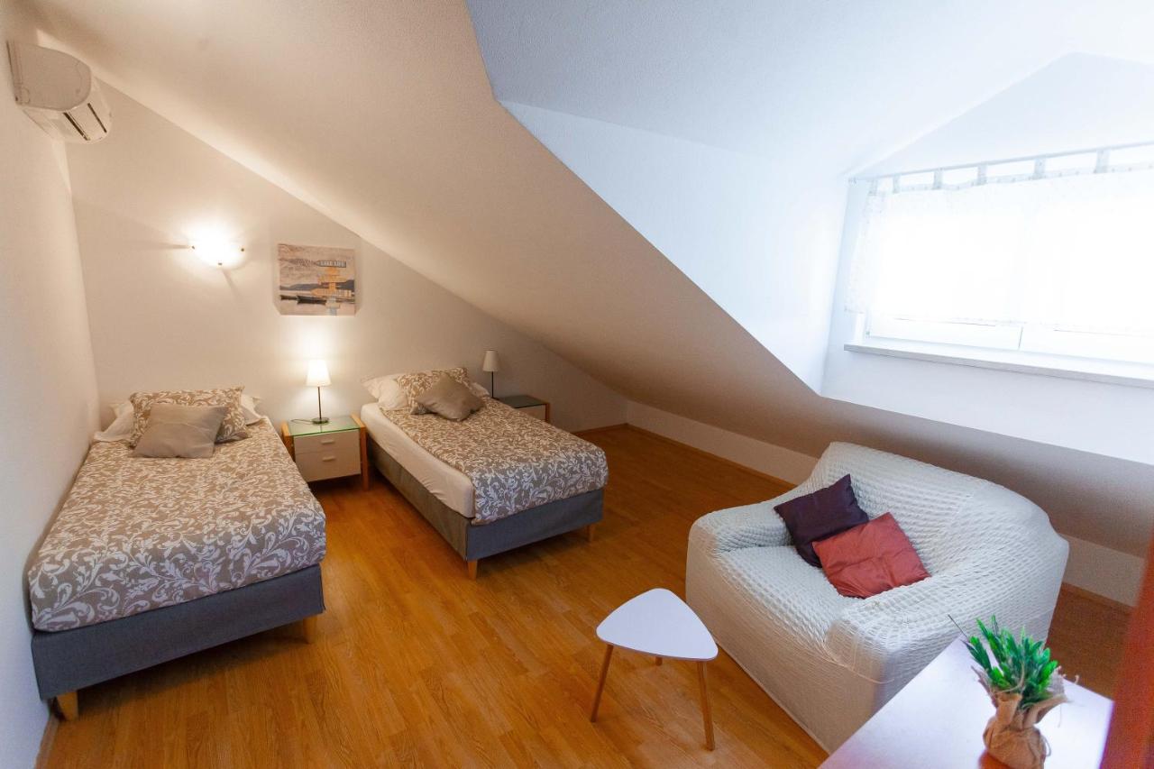 Apartment Jerry With Private Pool Milna  Exterior foto