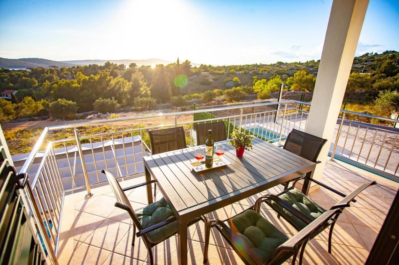 Apartment Jerry With Private Pool Milna  Exterior foto