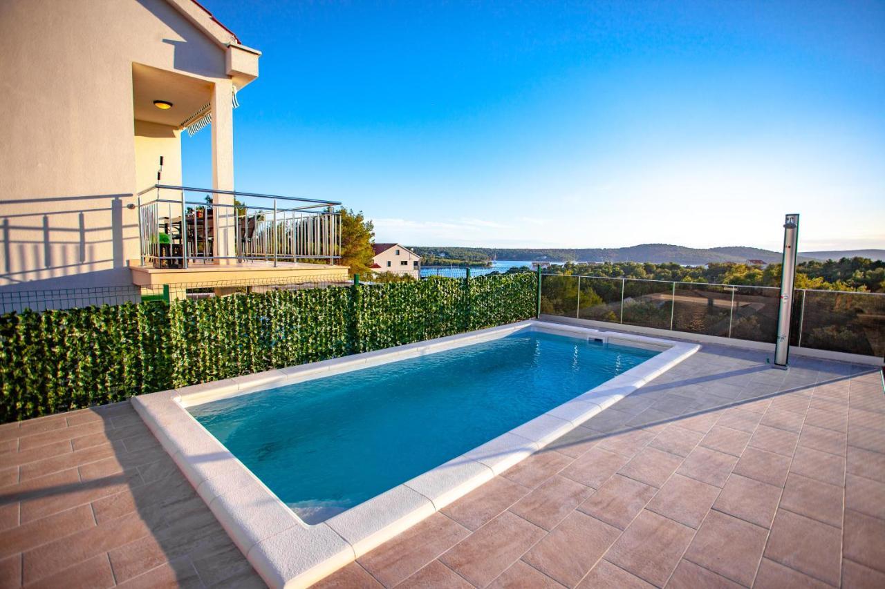 Apartment Jerry With Private Pool Milna  Exterior foto