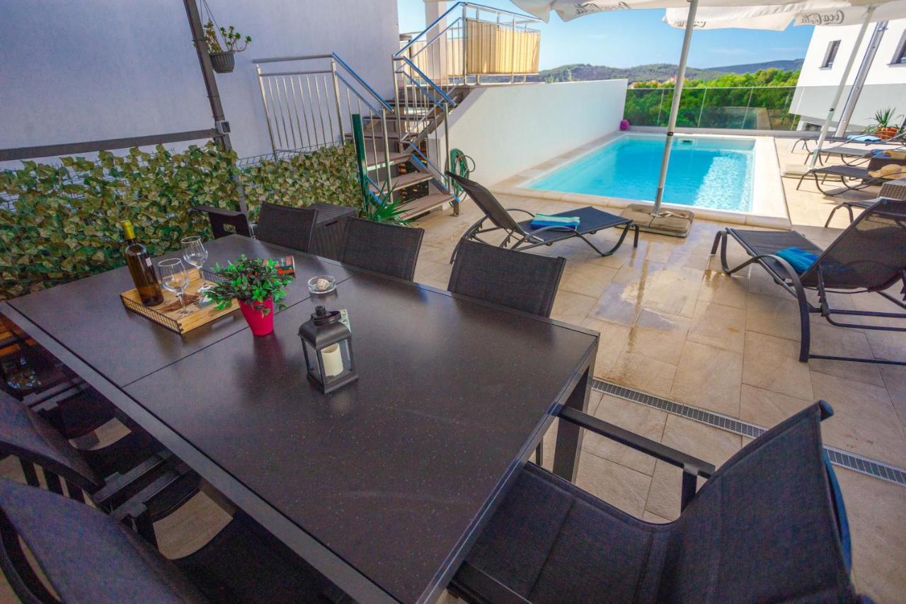 Apartment Jerry With Private Pool Milna  Exterior foto