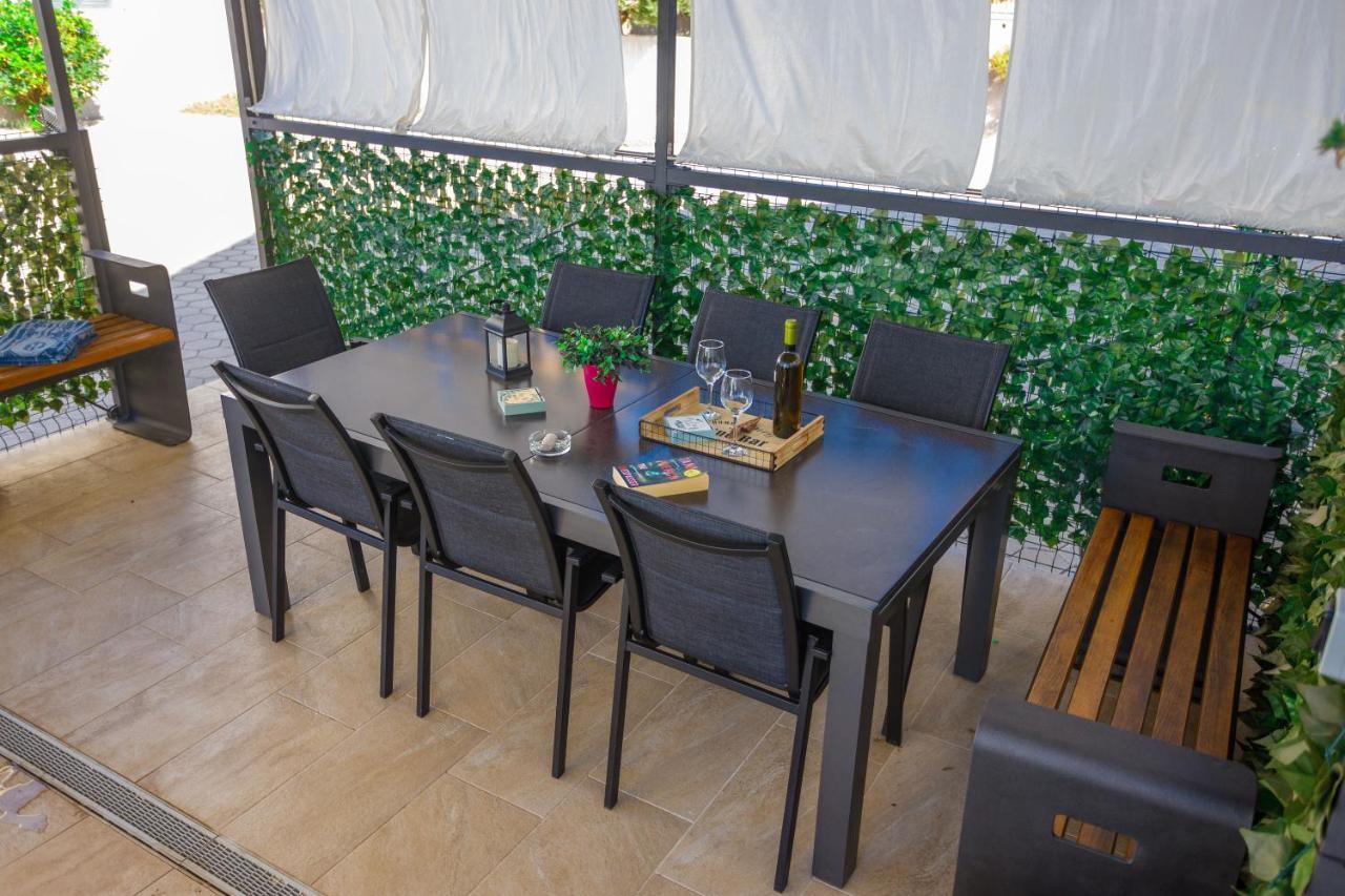 Apartment Jerry With Private Pool Milna  Exterior foto